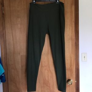 LulaRoe TC olive green leggings